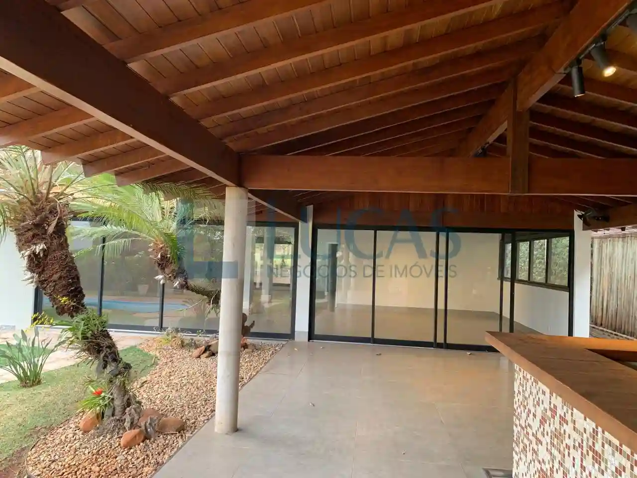 Casa de Condomínio com 4 quartos à venda, 340m² — foto 22 de 42
