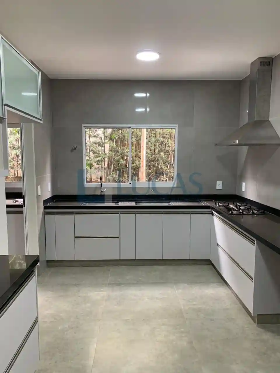 Casa de Condomínio com 4 quartos à venda, 340m² — foto 12 de 42