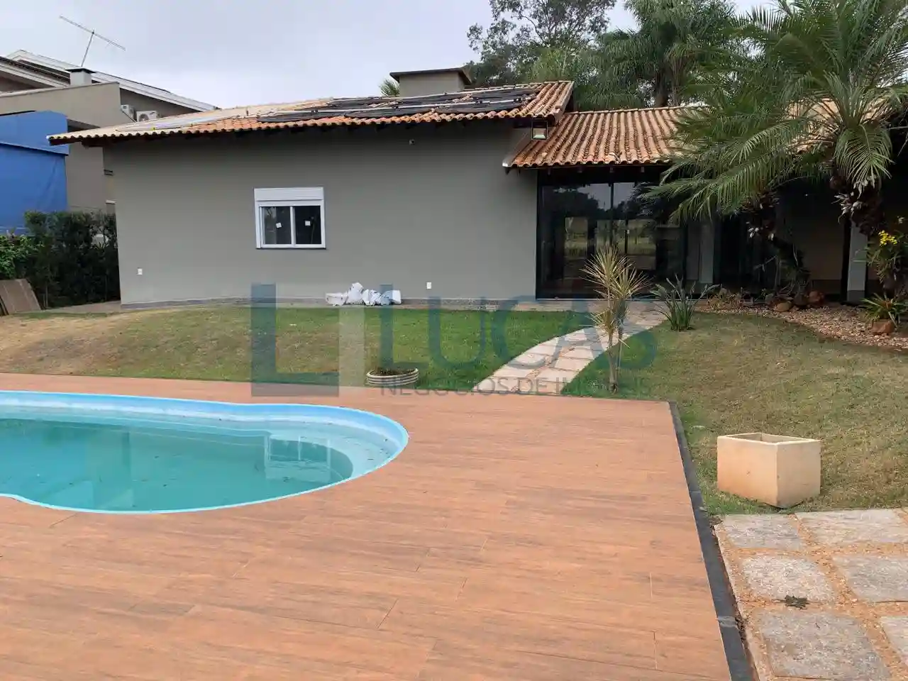 Casa de Condomínio com 4 quartos à venda, 340m² — foto 2 de 42