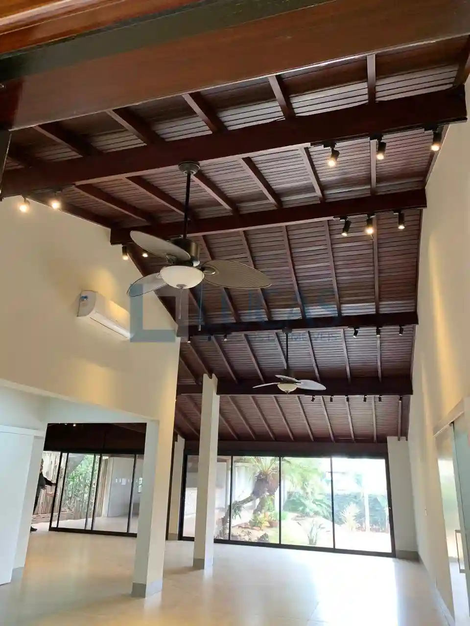 Casa de Condomínio com 4 quartos à venda, 340m² — foto 41 de 42
