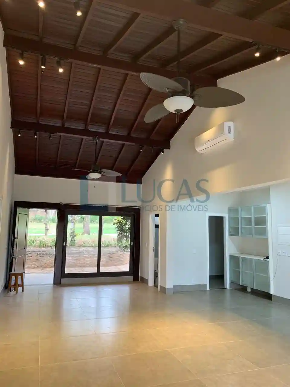 Casa de Condomínio com 4 quartos à venda, 340m² — foto 19 de 42