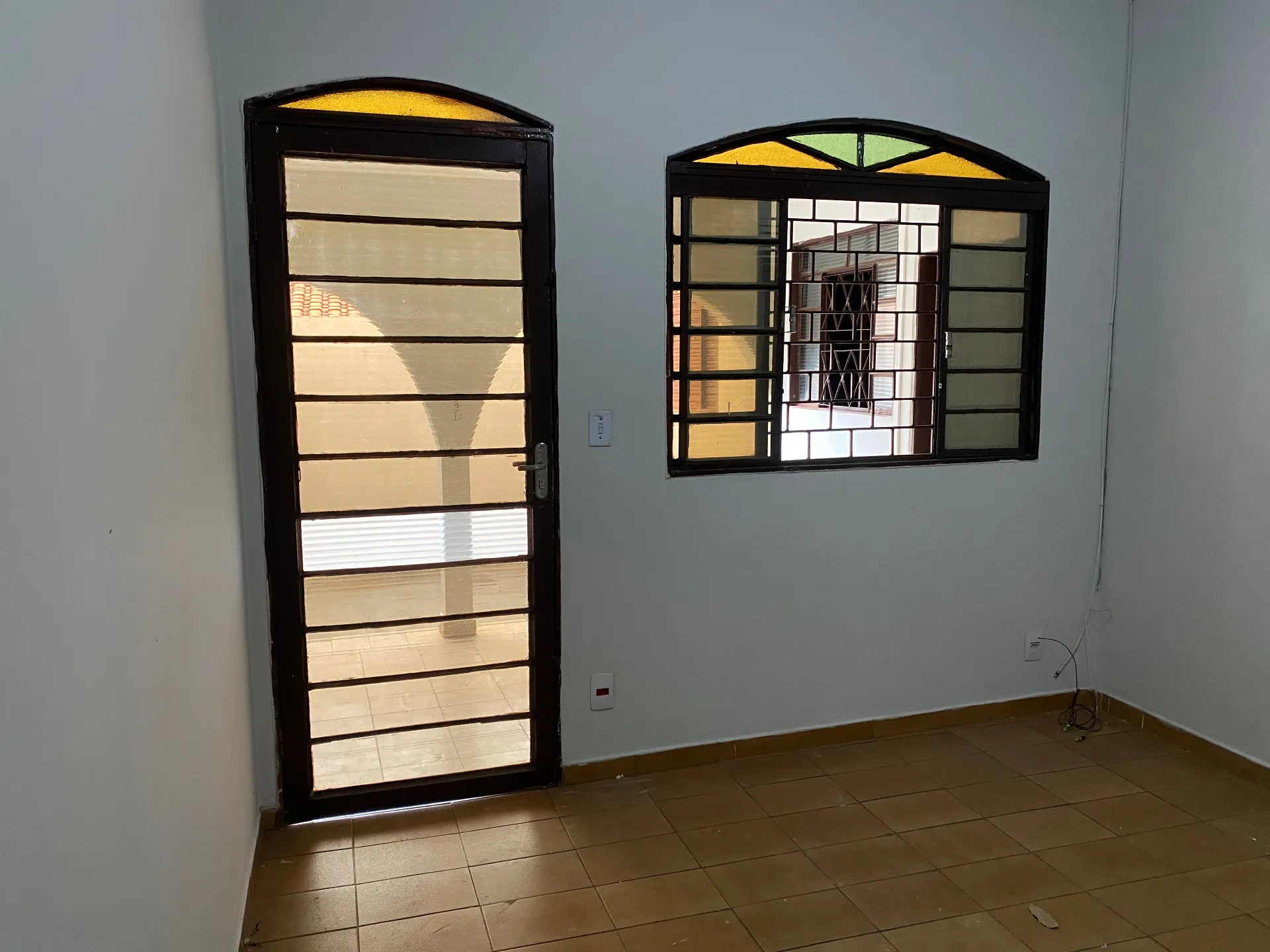 Casa com 2 quartos para aluguel, 60m² — foto 1 de 15
