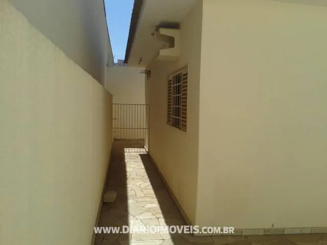 Casa à venda — foto 1 de 3