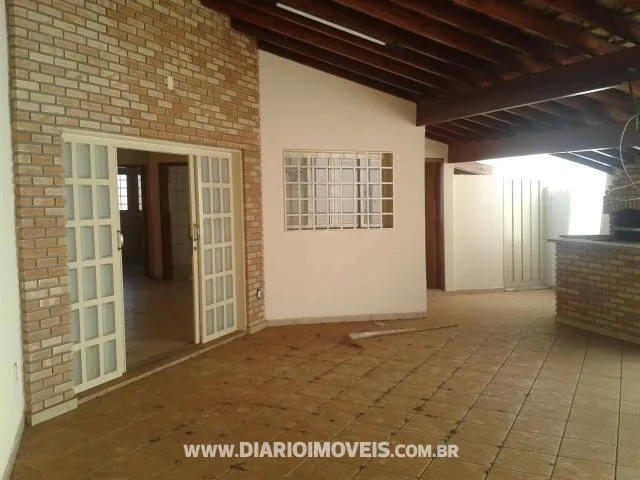 Casa à venda — foto 2 de 3