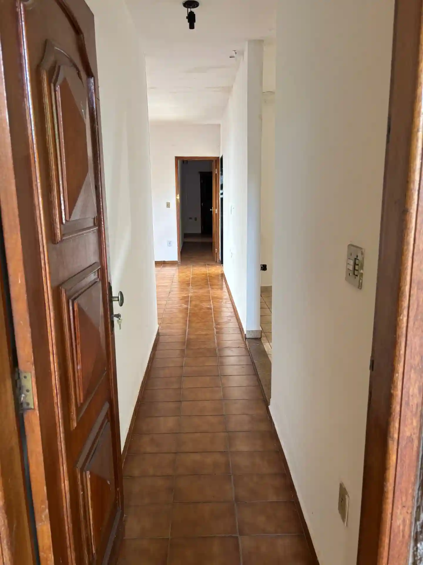 Casa com 4 quartos à venda, 290m² — foto 2 de 9