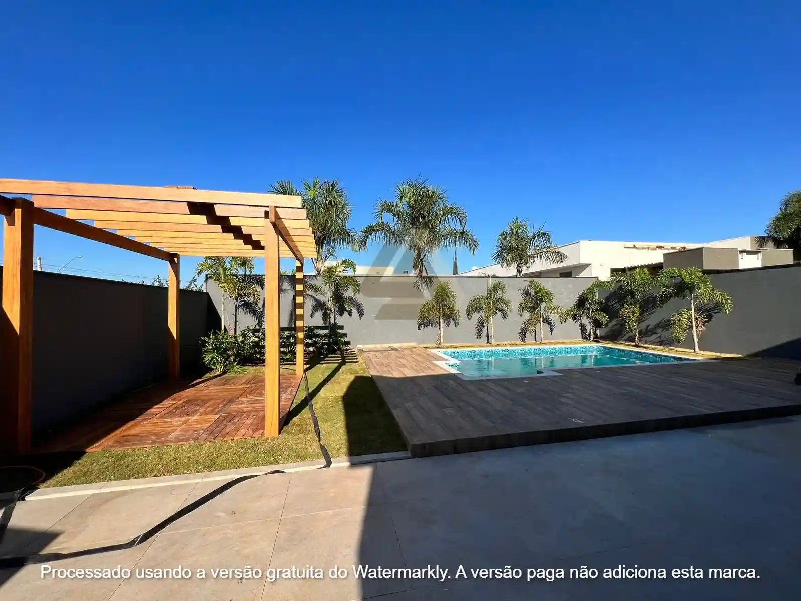 Casa de Condomínio com 3 quartos à venda, 205m² — foto 2 de 10