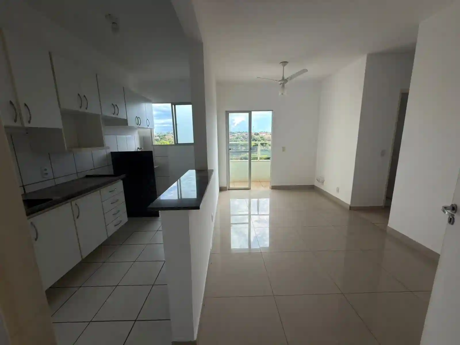 Apartamento com 2 quartos à venda, 75m² — foto 10 de 14