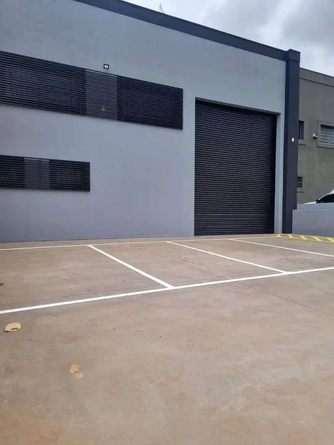 Loja / Salão / Ponto Comercial  à venda, 220m² — foto 1 de 9