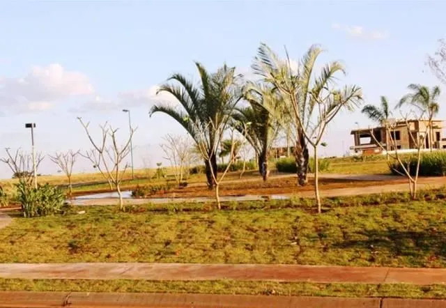 Terreno / Lote / Condomínio à venda — foto 5 de 6