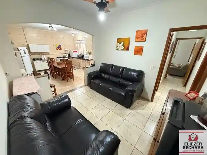 Casa com 3 quartos à venda, 150m² — foto 1 de 25