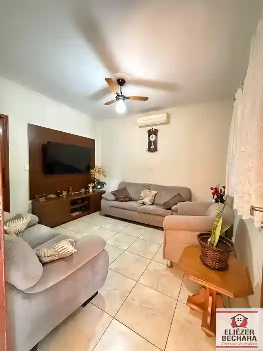 Casa com 3 quartos à venda, 150m² — foto 2 de 25