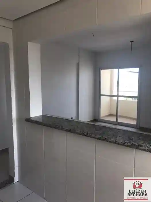 Apartamento com 2 quartos à venda, 70m² — foto 2 de 18