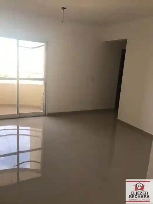 Apartamento com 2 quartos à venda, 70m² — foto 1 de 18