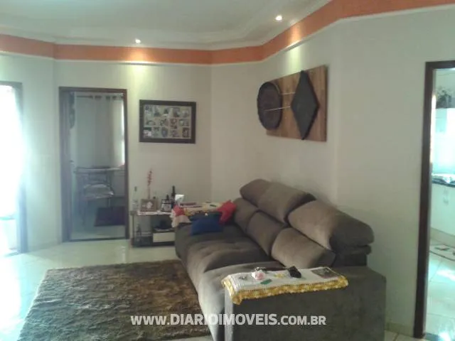 Casa à venda — foto 1 de 1