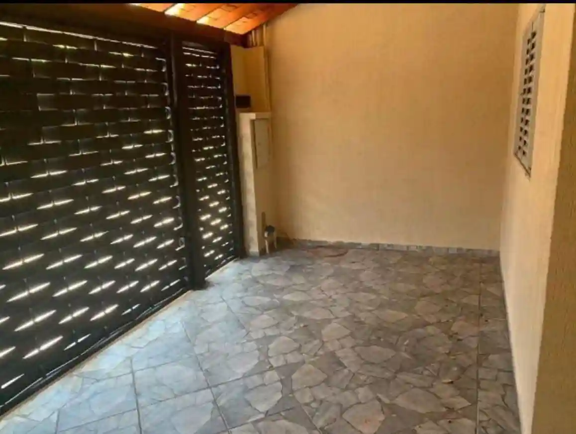 Casa  à venda, 180m² — foto 2 de 13