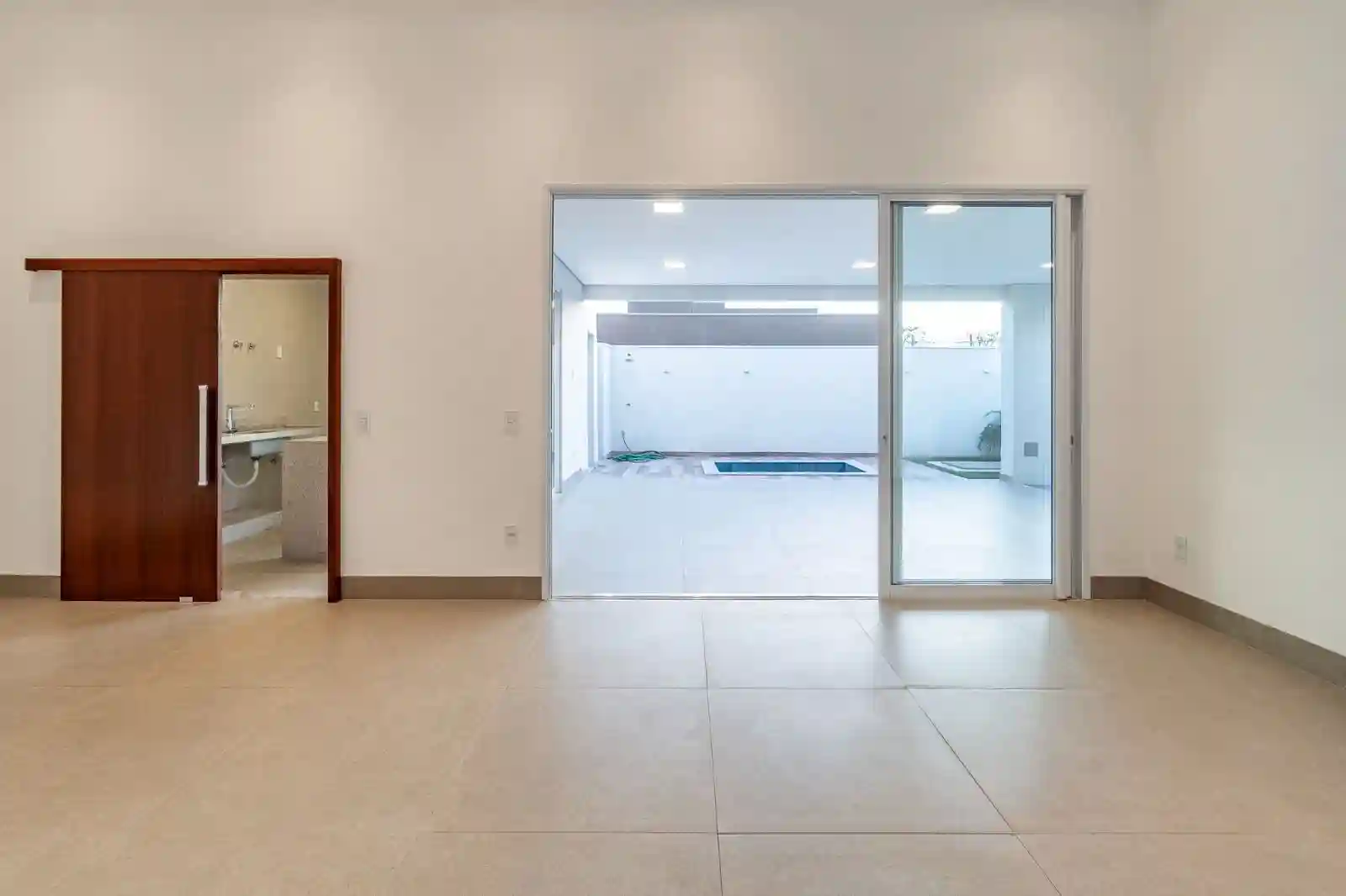 Casa de Condomínio com 3 quartos à venda, 300m² — foto 10 de 16