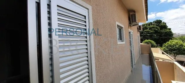 Casa à venda — foto 1 de 4