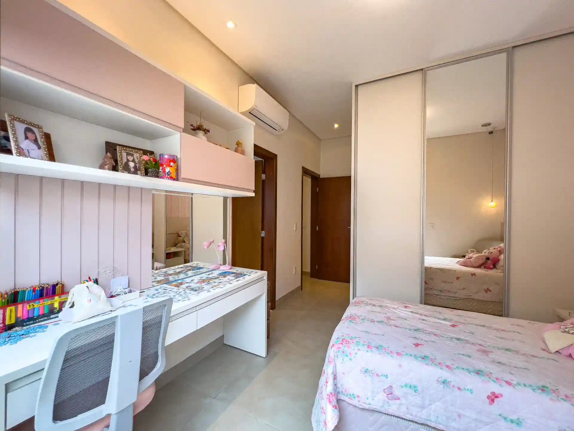 Casa de Condomínio com 4 quartos à venda, 380m² — foto 2 de 30