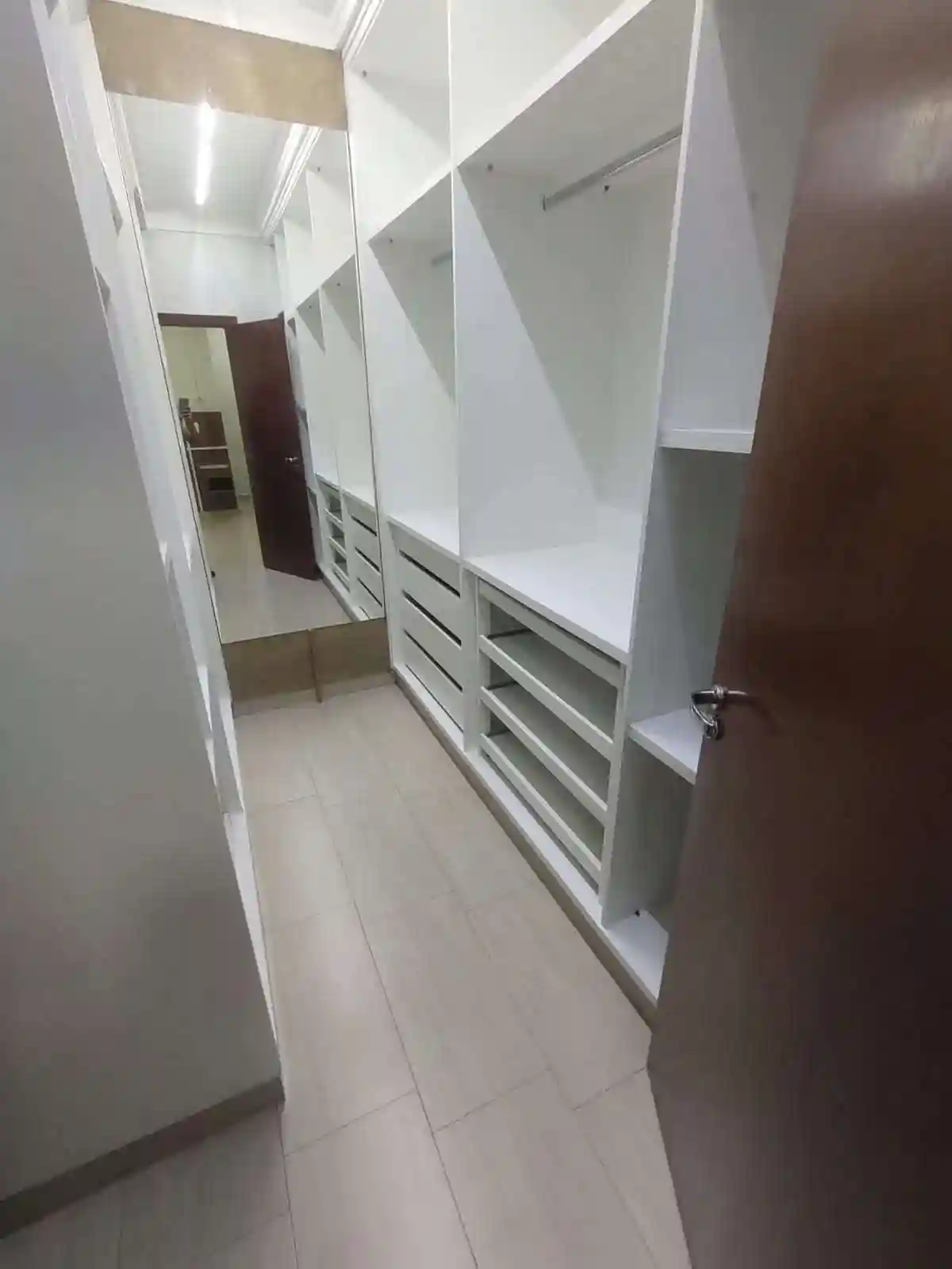 Casa de Condomínio com 3 quartos à venda, 275m² — foto 18 de 26