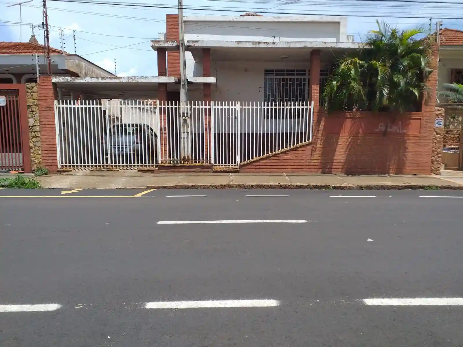 Casa com 4 quartos à venda, 180m² — foto 1 de 8