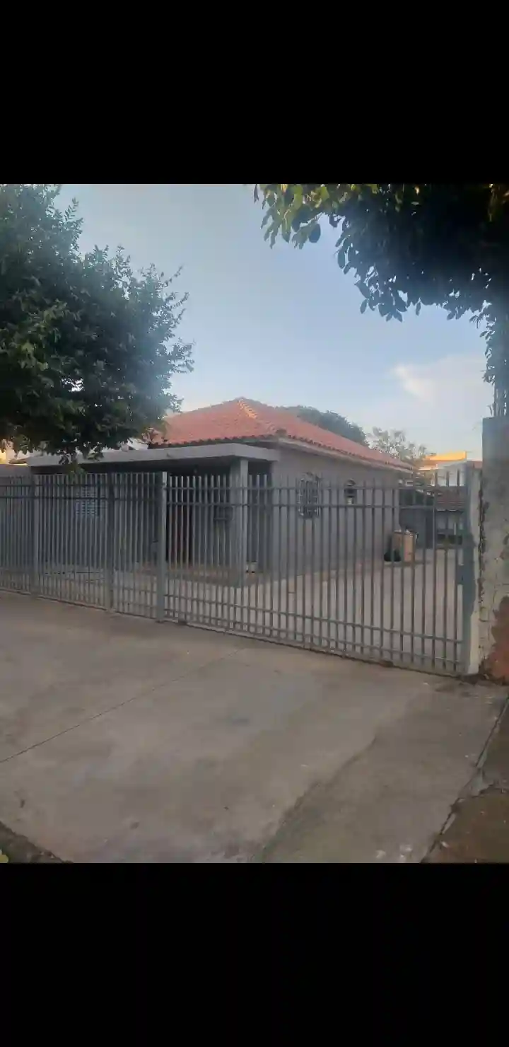 Casa com 2 quartos à venda, 297m² — foto 1 de 6