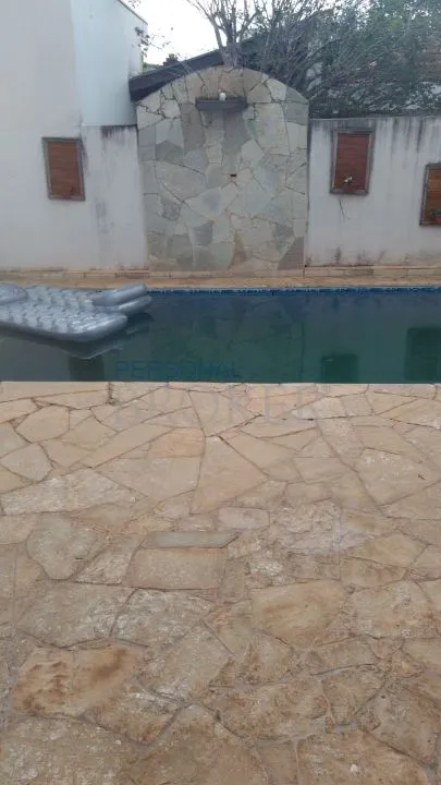 Casa à venda — foto 1 de 3