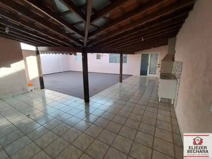 Casa com 3 quartos à venda, 220m² — foto 19 de 42