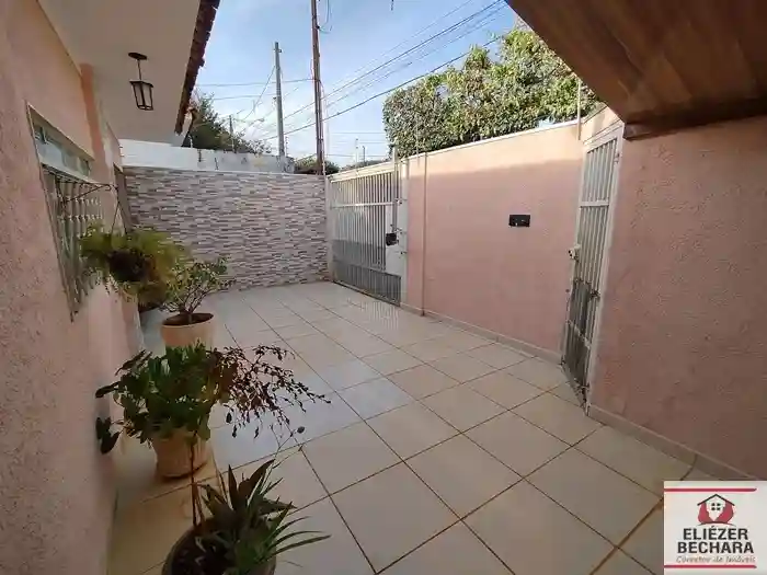 Casa com 3 quartos à venda, 220m² — foto 40 de 42