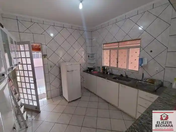 Casa com 3 quartos à venda, 220m² — foto 21 de 42