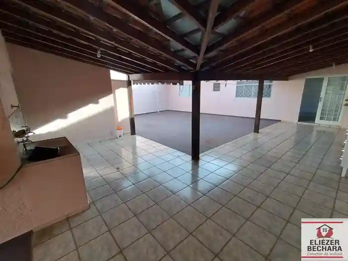 Casa com 3 quartos à venda, 220m² — foto 18 de 42