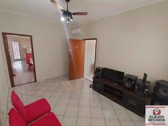 Casa com 3 quartos à venda, 220m² — foto 1 de 42