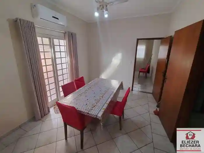 Casa com 3 quartos à venda, 220m² — foto 25 de 42