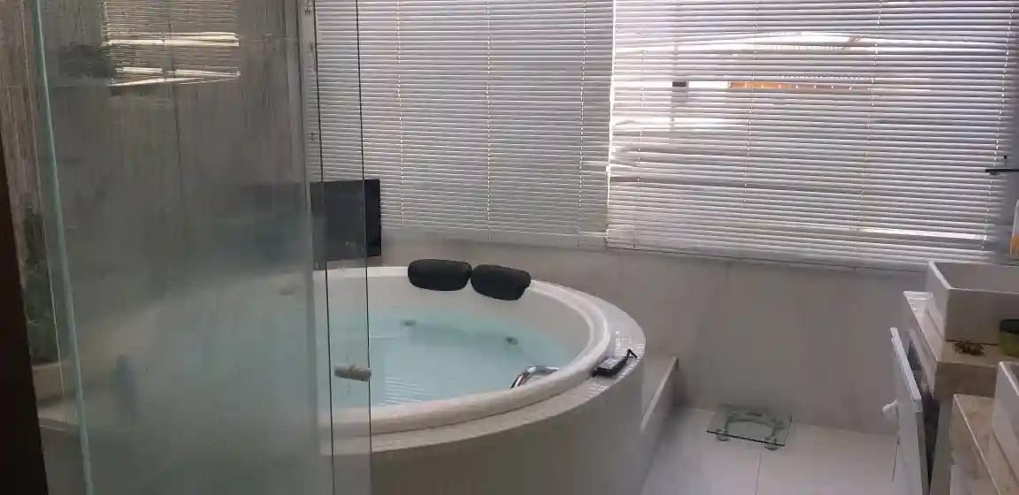 Casa de Condomínio com 4 quartos à venda, 368m² — foto 2 de 21