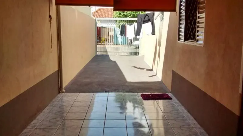 Casa à venda — foto 2 de 6