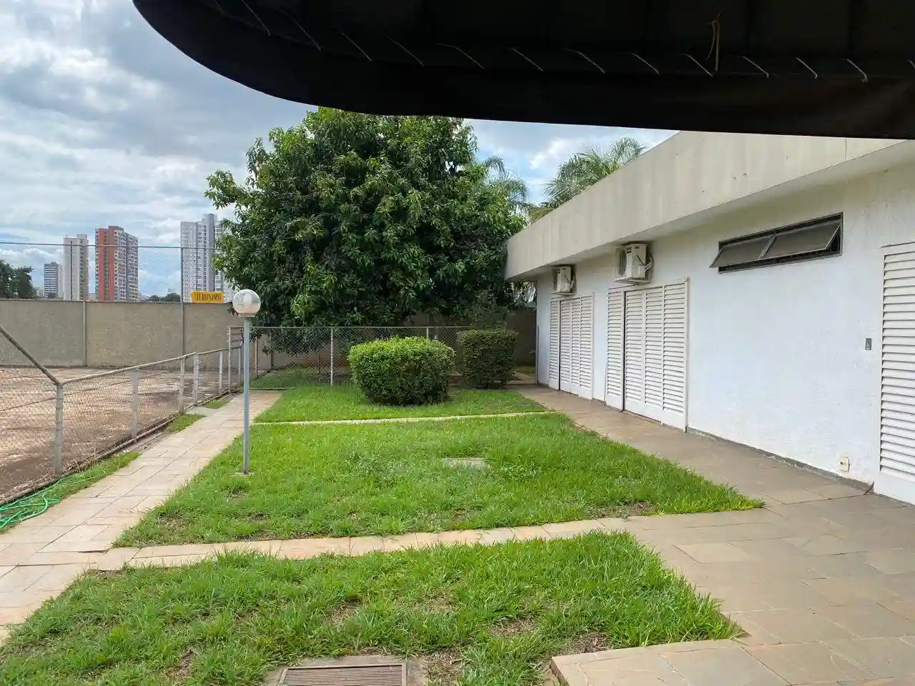 Casa Comercial com 3 quartos para aluguel, 1320m² — foto 2 de 18