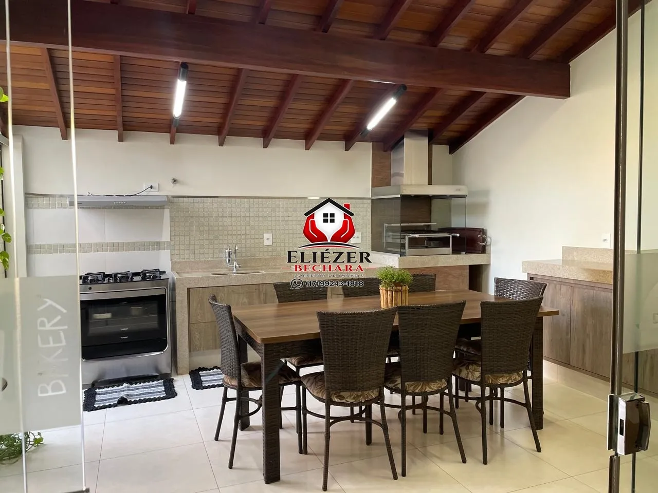Casa com 2 quartos à venda, 164m² — foto 2 de 17