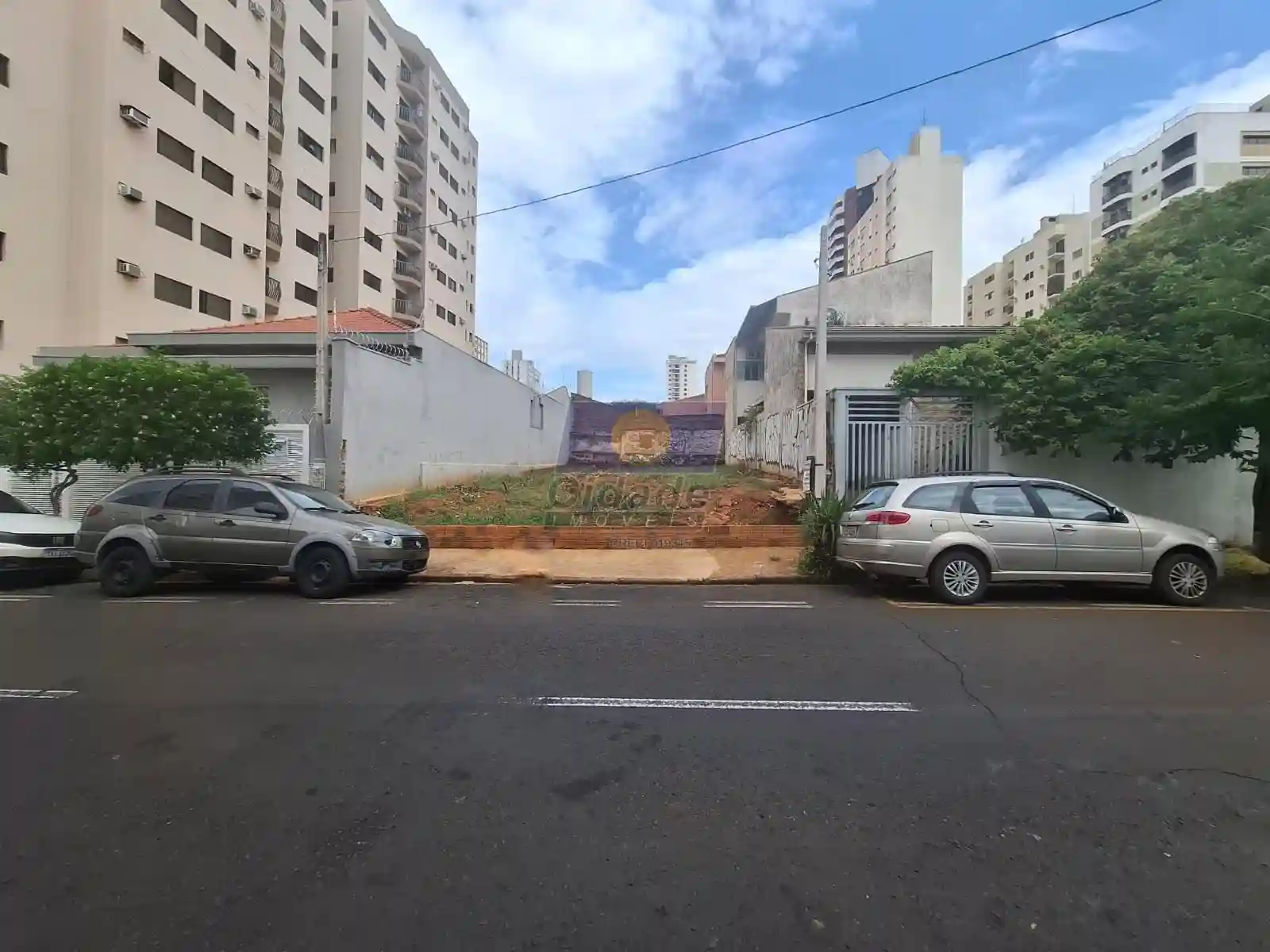 Terreno / Lote / Condomínio  à venda, 162m² — foto 2 de 2