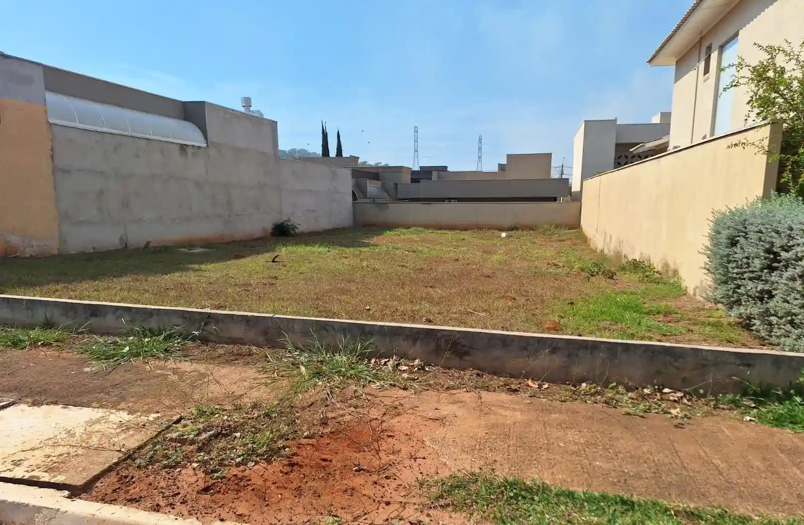 Terreno / Lote / Condomínio  à venda, 420m² — foto 1 de 1