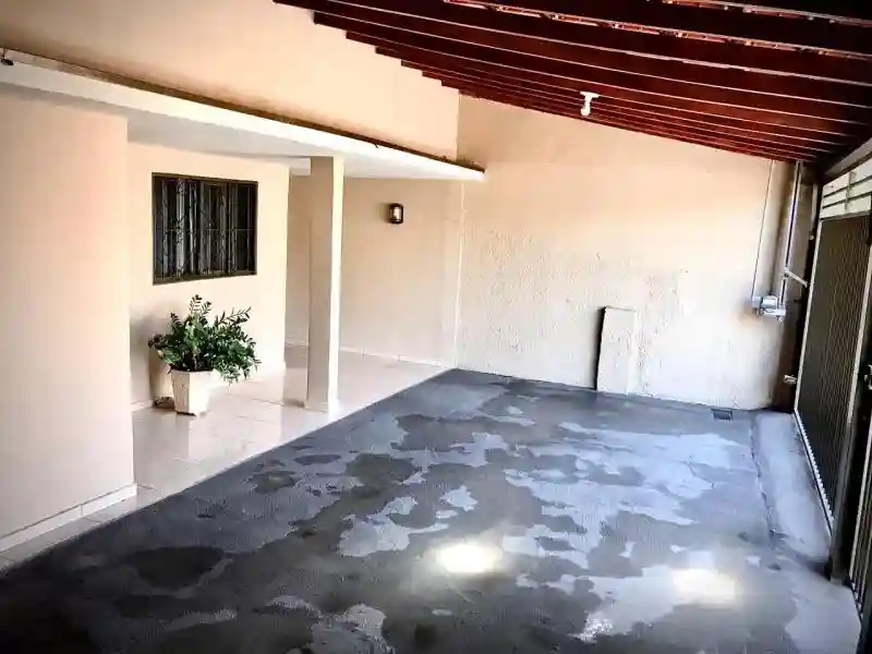 Casa com 2 quartos à venda, 200m² — foto 2 de 9