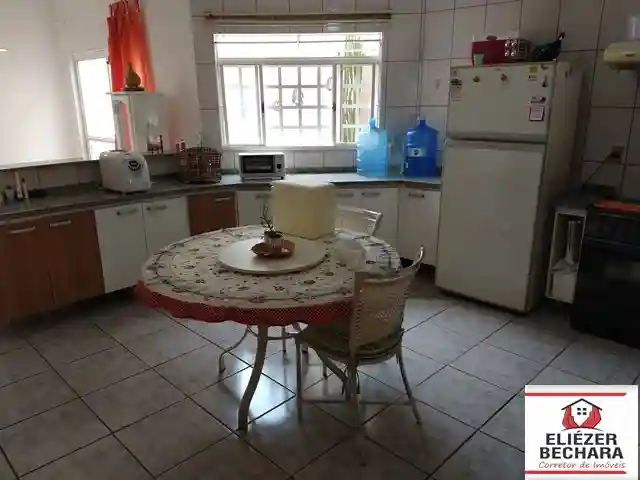 Casa com 3 quartos à venda, 180m² — foto 17 de 49