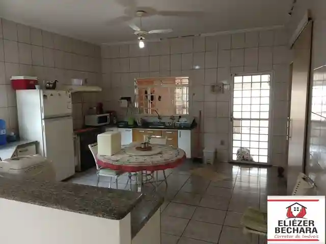 Casa com 3 quartos à venda, 180m² — foto 1 de 49