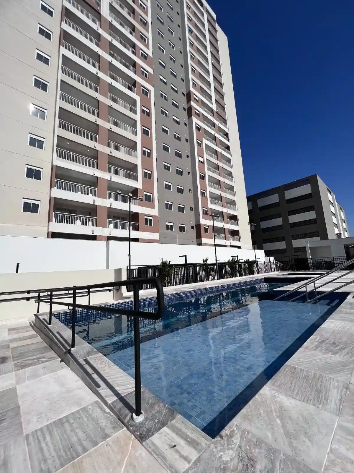 Apartamento com 2 quartos à venda, 60m² — foto 1 de 10