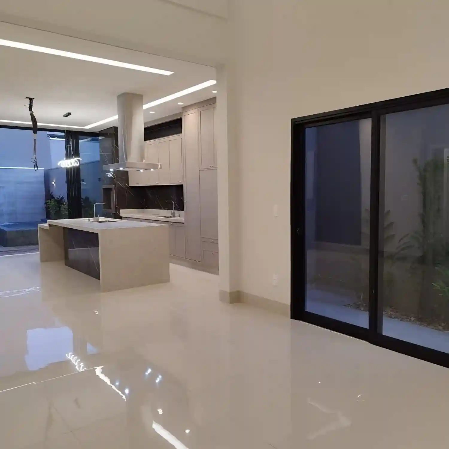 Casa de Condomínio com 3 quartos à venda, 212m² — foto 9 de 23