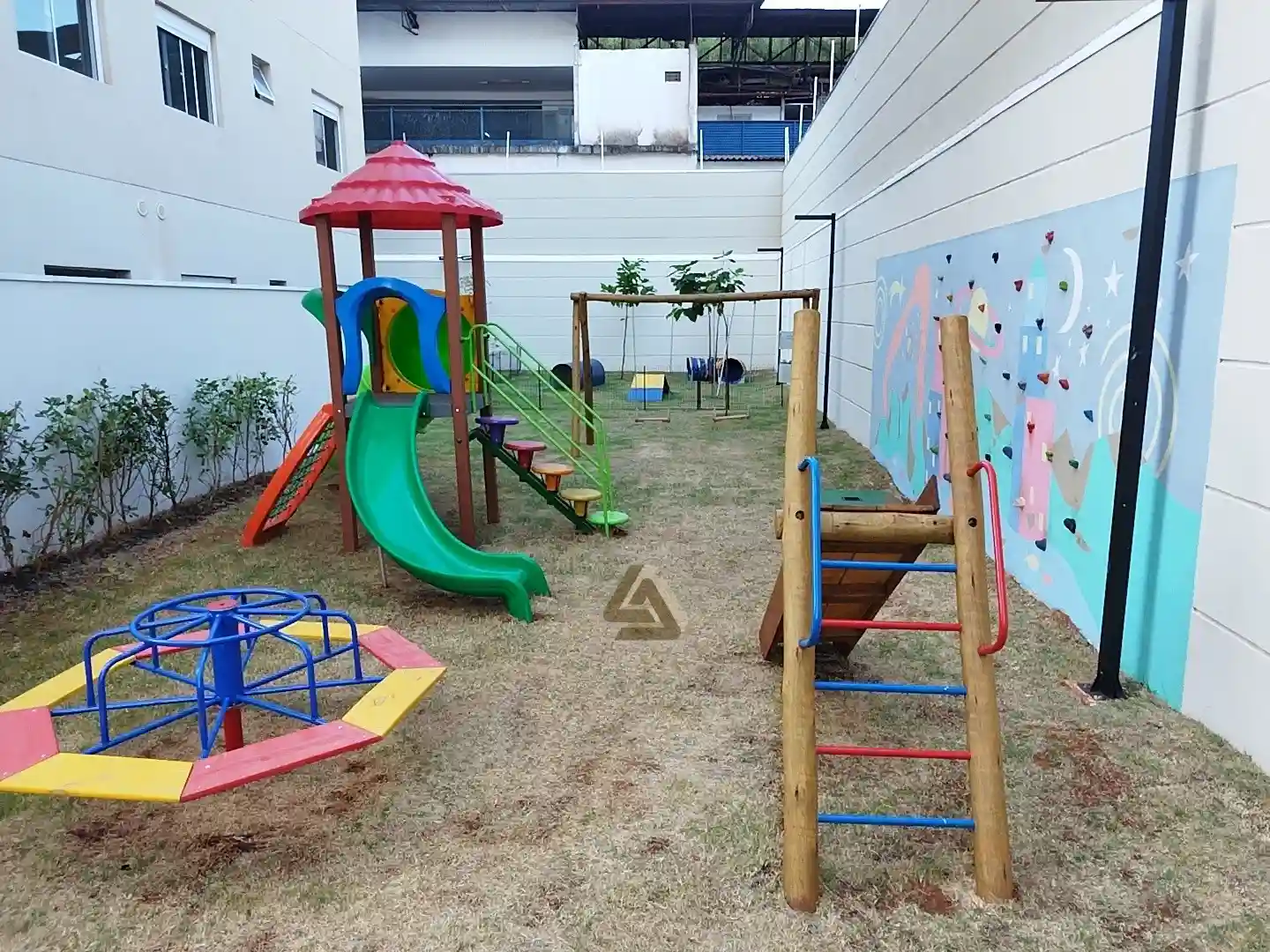Apartamento com 3 quartos para aluguel, 100m² — foto 2 de 19