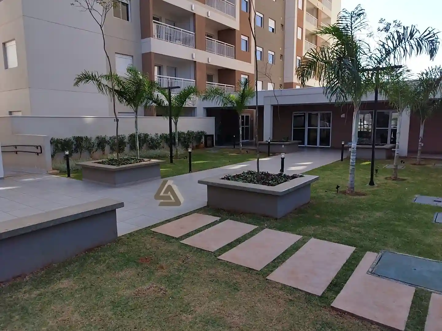 Apartamento com 3 quartos para aluguel, 100m² — foto 1 de 19