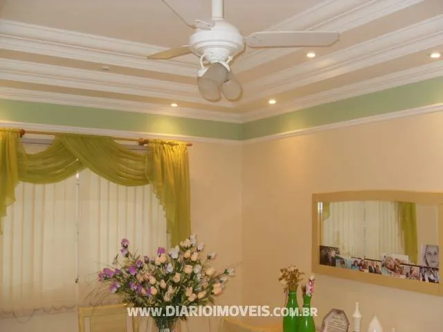 Casa com 3 quartos à venda, 180m² — foto 2 de 15