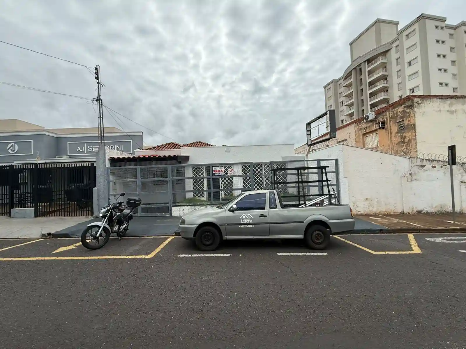 Casa Comercial  à venda, 175m² — foto 1 de 18