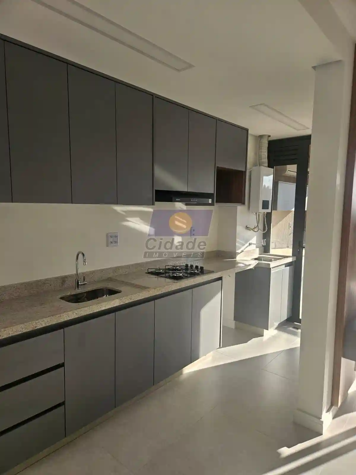 Apartamento com 2 quartos para aluguel, 78m² — foto 3 de 32
