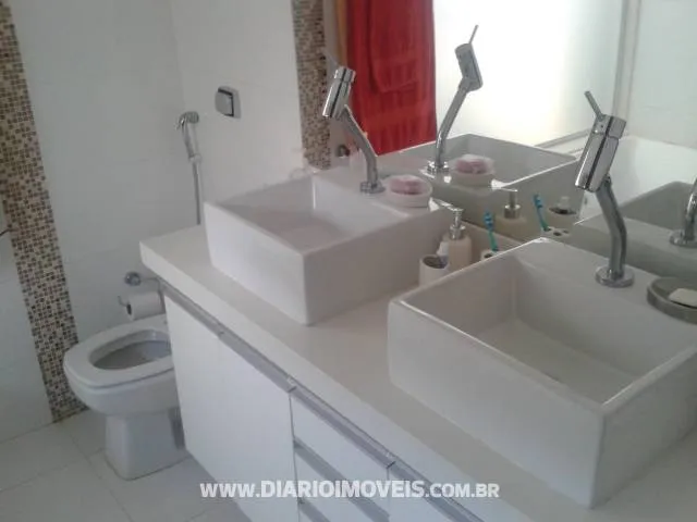 Casa de Condomínio à venda — foto 1 de 3