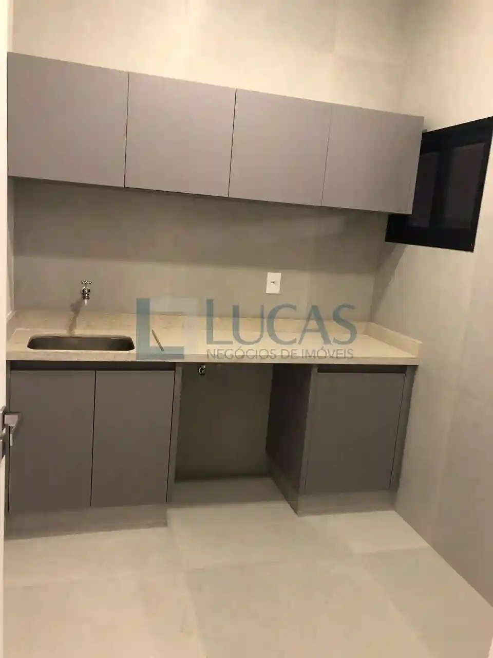 Casa de Condomínio com 3 quartos à venda, 228m² — foto 10 de 15